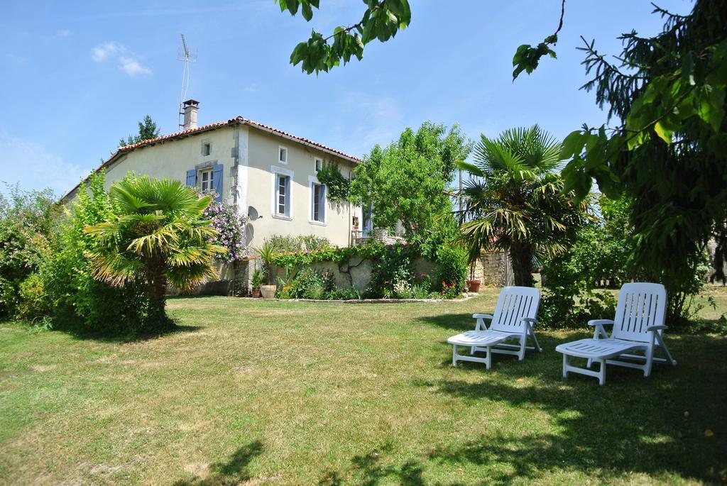 Chez Sarrazin Villa Brossac Luaran gambar