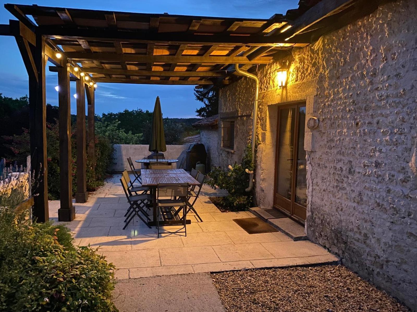 Chez Sarrazin Villa Brossac Luaran gambar