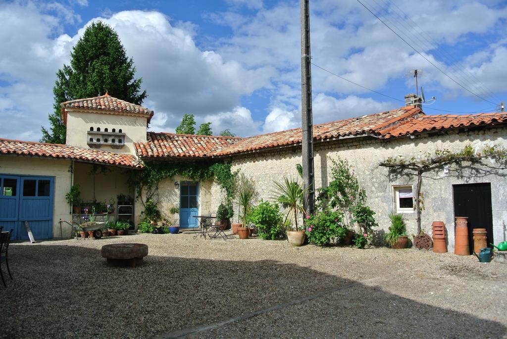 Chez Sarrazin Villa Brossac Luaran gambar